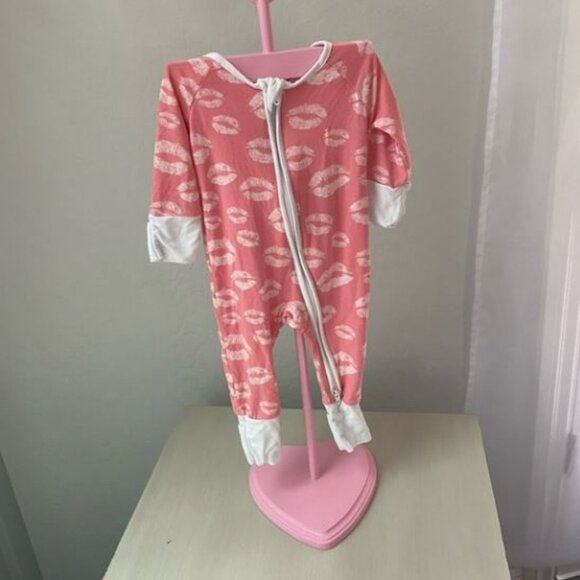 Little Sleepies Pink Kisses Newborn - Picture 1 of 1